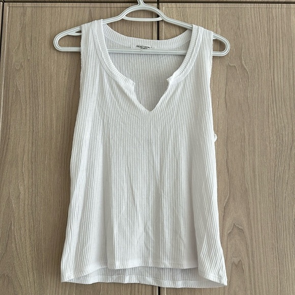 Project Social T Notch Tank - Picture 1 of 7